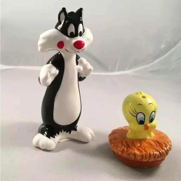 Vintage Tweety Bird and Sylvester Salt and Pepper Set.. - Picture 1 of 8